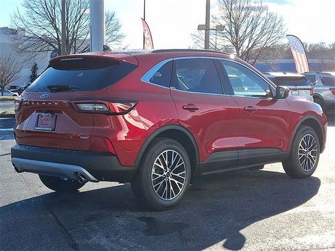 New 2025 Ford Escape SE image 3