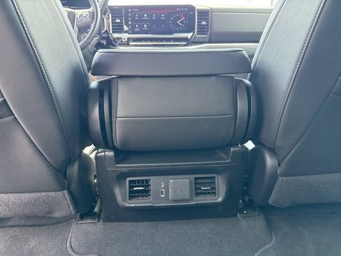 Used 2025 GMC Sierra 1500 SLT AWD/4WD image 21