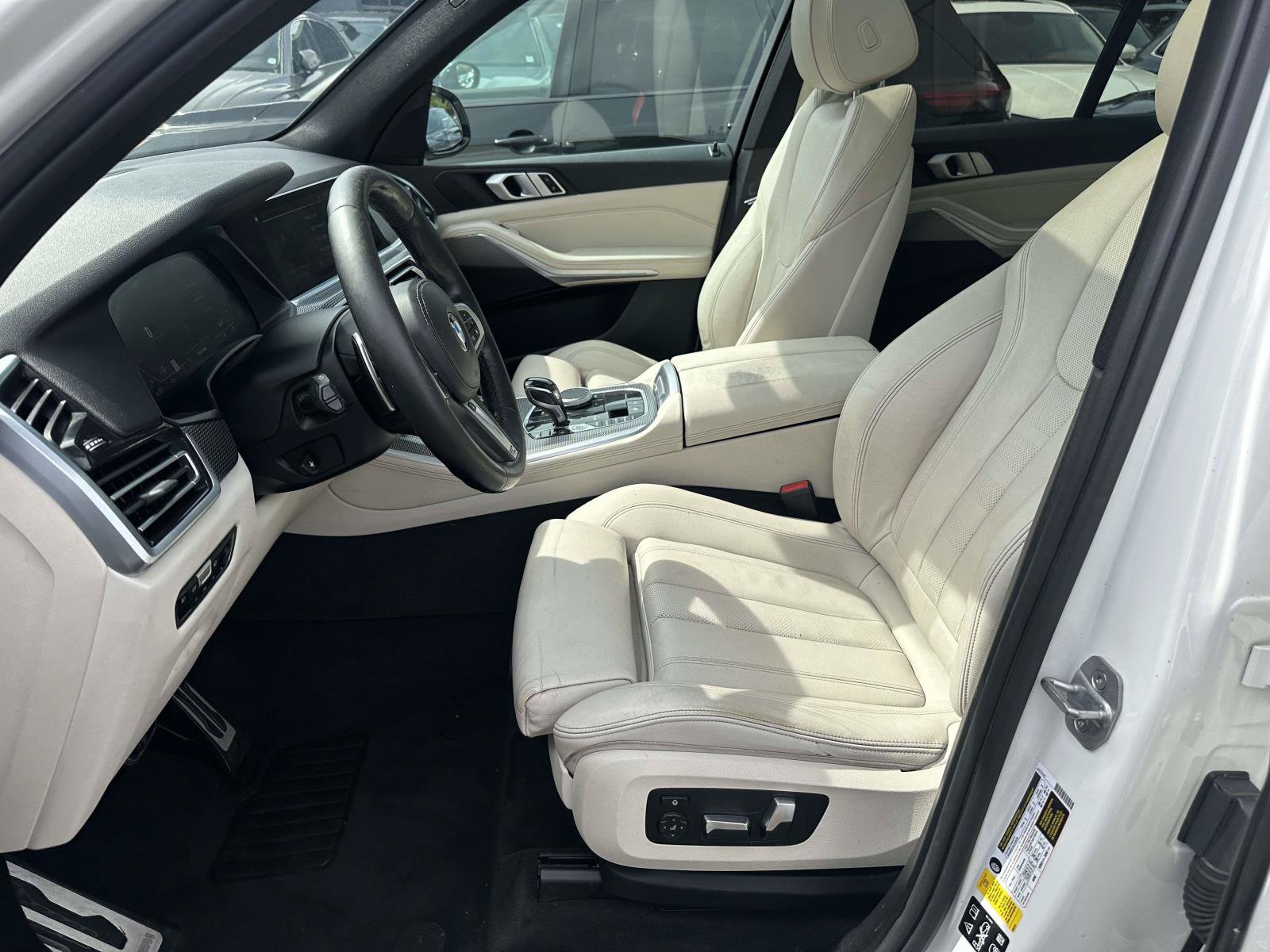 Used 2019 BMW X5 xDrive40i w/ M Sport Package AWD/4WD image 12