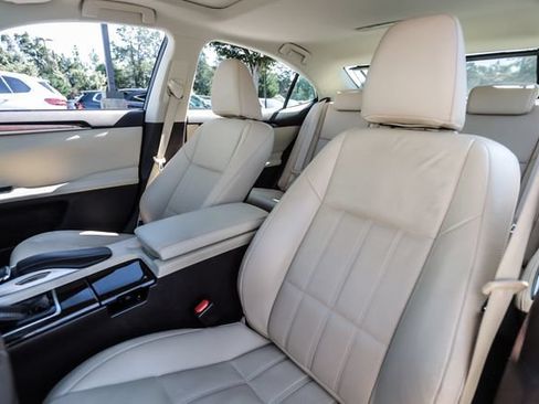 Used 2018 Lexus ES 350 w/ Luxury Package w/Wood Trim FWD image 57