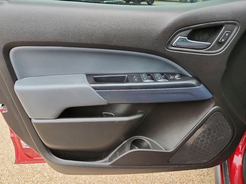 Used 2017 Chevrolet Colorado Z71 image 13