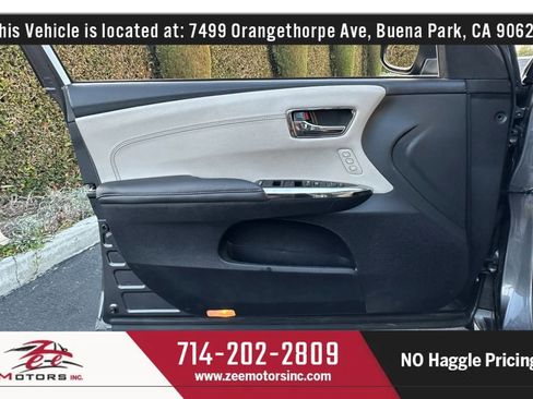 Used 2013 Toyota Avalon Limited w/ Technology Pkg FWD image 47