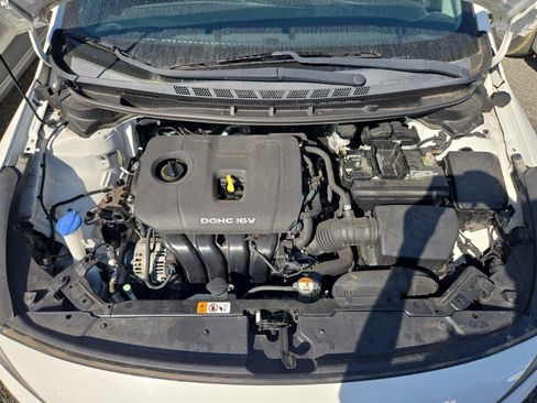 Used 2017 Kia Forte S image 14