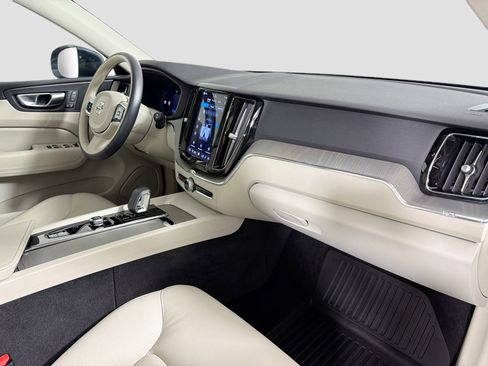 Certified 2023 Volvo XC60 B5 Plus w/ Climate Package AWD/4WD image 29