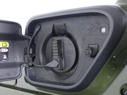 Used 2023 Jeep Wrangler Unlimited AWD/4WD image 37