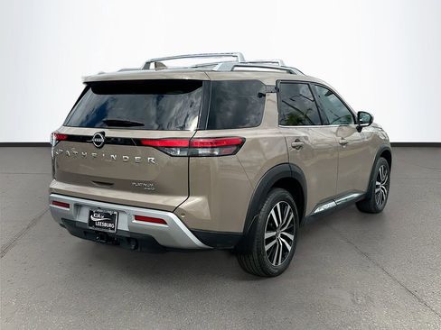 Used 2024 Nissan Pathfinder Platinum w/ Cargo Package AWD/4WD image 7