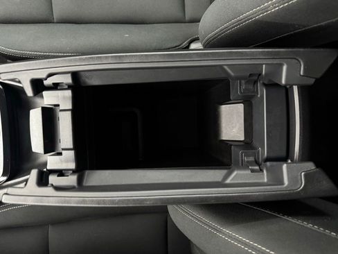 Used 2024 Nissan Rogue S image 27