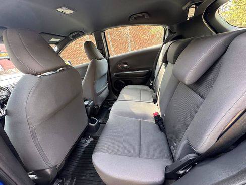 Used 2019 Honda HR-V Sport image 9