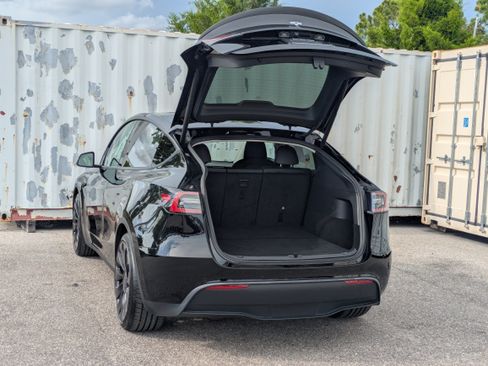 Used 2022 Tesla Model Y Performance AWD/4WD image 14