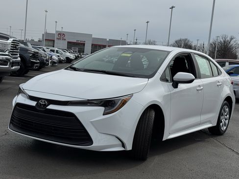 Used 2024 Toyota Corolla LE image 15