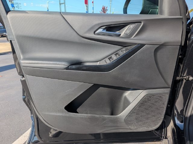 Used 2025 Chevrolet Equinox LT FWD image 9