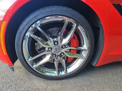 Used 2019 Chevrolet Corvette Stingray Coupe w/ Z51 1LT RWD image 12