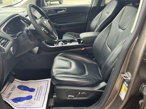 Used 2019 Ford Edge Titanium FWD image 5