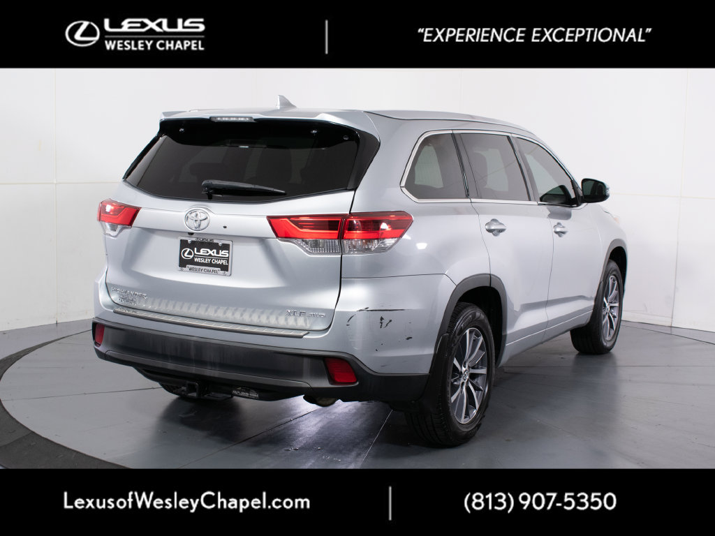 Used 2018 Toyota Highlander XLE AWD/4WD image 4