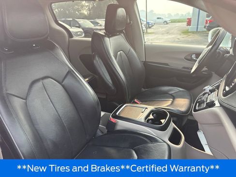 Used 2019 Chrysler Pacifica Limited FWD image 23