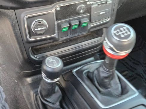 Used 2019 Jeep Wrangler Sport AWD/4WD image 24