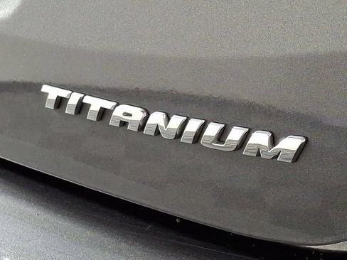 Used 2015 Ford Focus Titanium FWD image 32