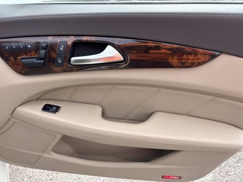 Used 2014 Mercedes-Benz CLS 550 4MATIC image 19
