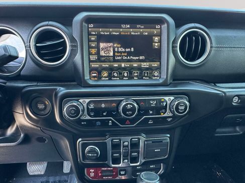 Used 2023 Jeep Wrangler Unlimited Rubicon 4xe w/ Cold Weather Group AWD/4WD image 8