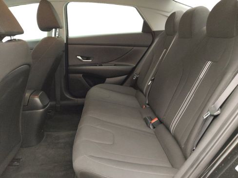 Used 2021 Hyundai Elantra SEL FWD image 18