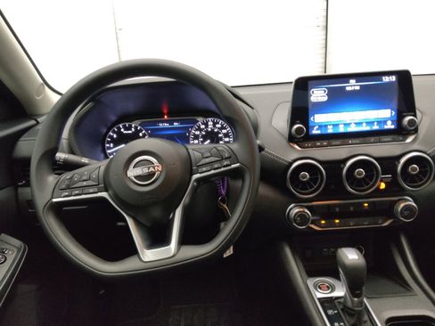 Used 2025 Nissan Sentra SV image 22