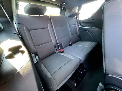 Used 2025 Chevrolet Tahoe LS image 16