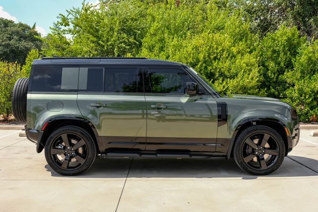 New 2026 Land Rover Defender 110 X-Dynamic SE AWD/4WD image 8