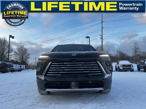 Used 2025 Buick Enclave Preferred image 4