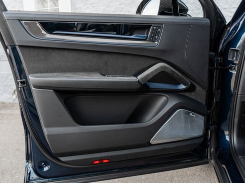 Used 2024 Porsche Cayenne Turbo GT image 24