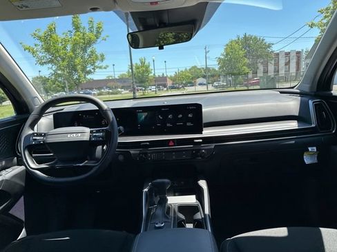 New 2026 Kia Sorento LX FWD image 3