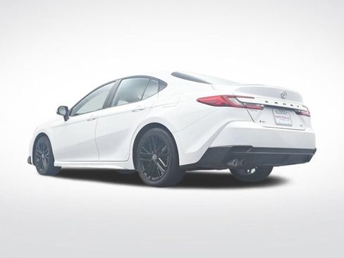 Used 2025 Toyota Camry SE FWD image 35