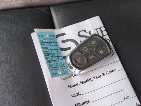 Used 2021 Cadillac XT4 Premium Luxury w/ Cold Weather Package image 35