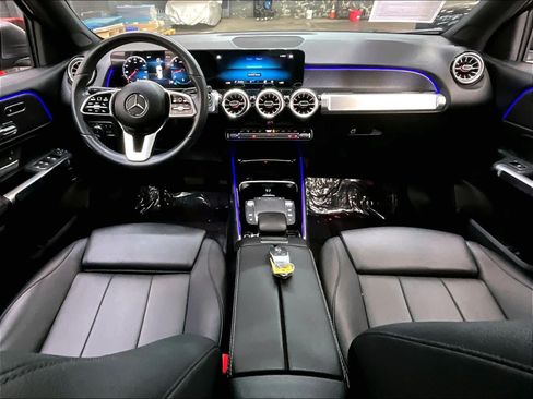 Used 2023 Mercedes-Benz GLB 250 4MATIC image 18
