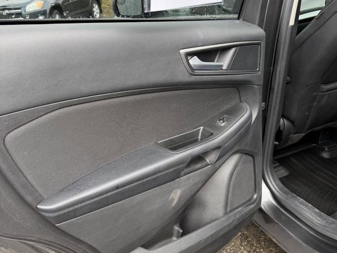 Used 2017 Ford Edge SE image 22