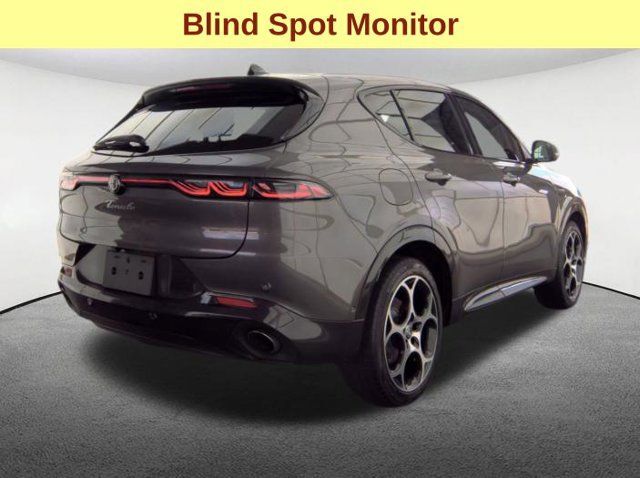 Used 2024 Alfa Romeo Tonale Veloce w/ Active Assist Package AWD/4WD image 7