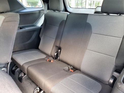 Used 2023 Chevrolet Traverse LT w/ LPO, Cargo Package FWD image 17