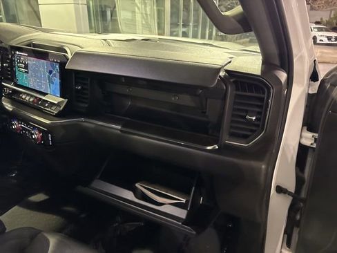 Used 2025 GMC Sierra 1500 SLT image 33