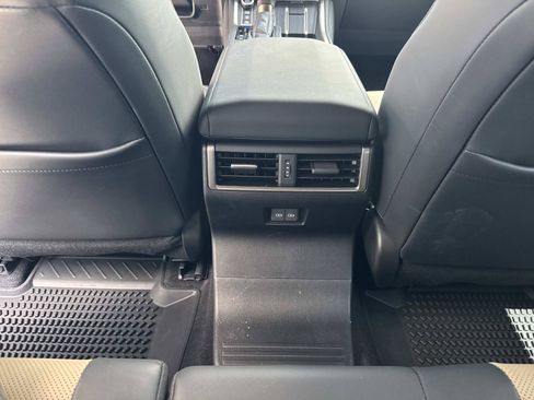 Used 2025 Lexus GX 550 w/ Accessory Package (CT) AWD/4WD image 17