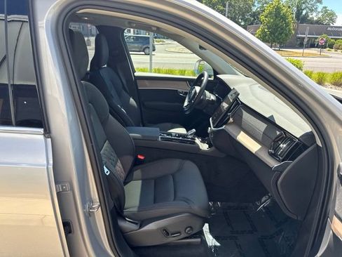 Certified 2025 Volvo XC90 B6 Plus AWD/4WD image 15