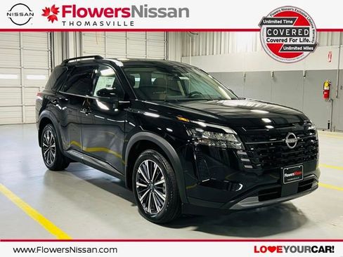 New 2026 Nissan Pathfinder Platinum FWD image 1