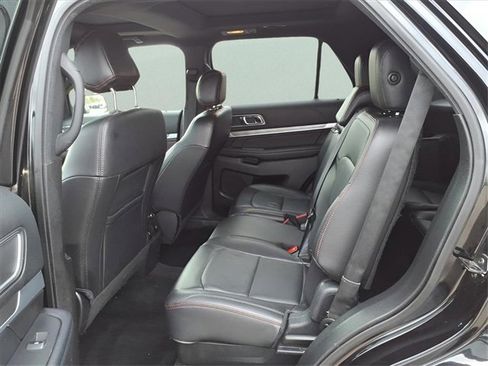 Used 2017 Ford Explorer Sport w/ Equipment Group 401A image 8