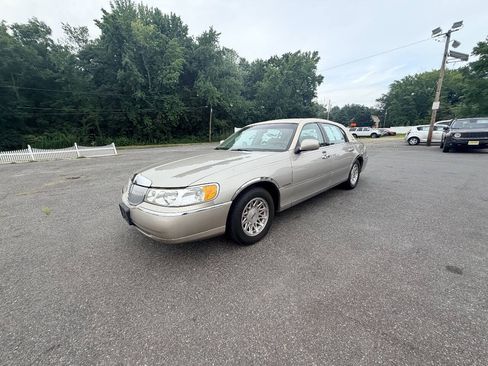Used 1999 Lincoln Town Car Signature RWD image 52