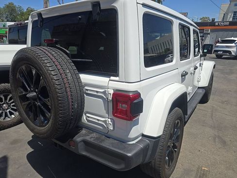 Used 2022 Jeep Wrangler Unlimited Sahara w/ Cold Weather Group AWD/4WD image 2