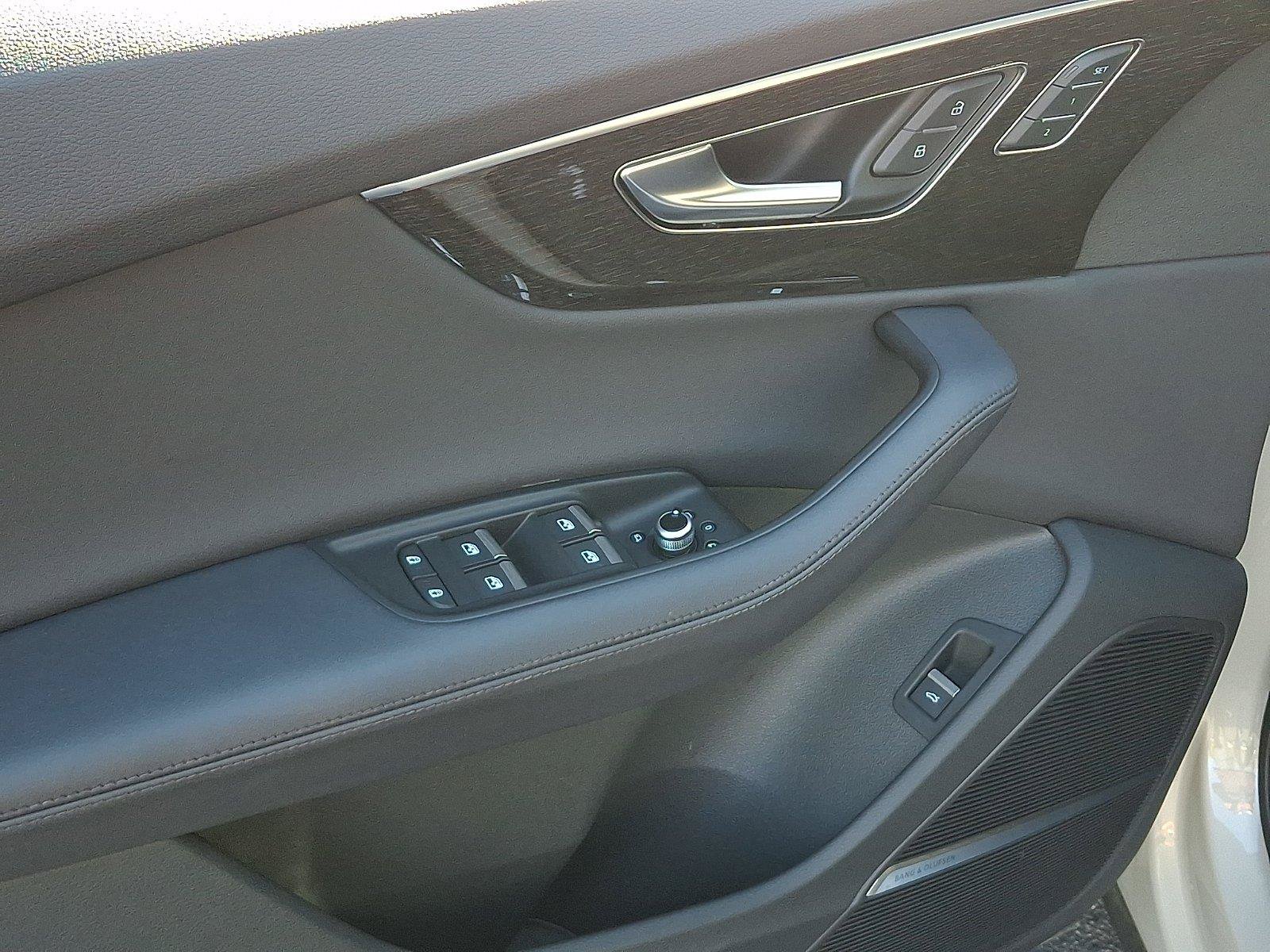 Used 2023 Audi Q7 3.0T Premium Plus w/ Premium Plus Package AWD/4WD image 12