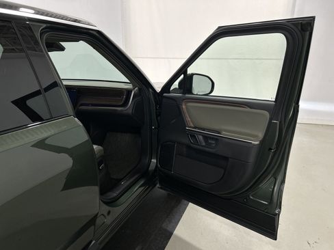 Used 2024 Rivian R1S Adventure AWD/4WD image 18