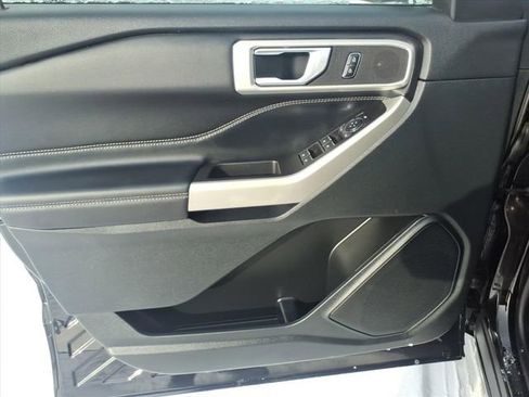 Certified 2023 Ford Explorer XLT w/ Equipment Group 202A image 15