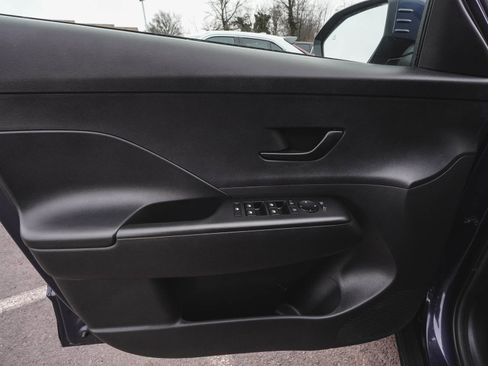 Used 2025 Hyundai Kona SEL image 9