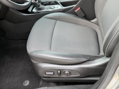 Used 2023 Buick Encore GX Preferred w/ Cold Weather Comfort Package AWD/4WD image 22