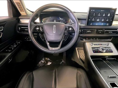 Used 2021 Lincoln Aviator AWD image 13