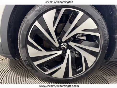 Used 2025 Volkswagen ID.4 Pro S Plus AWD/4WD image 23